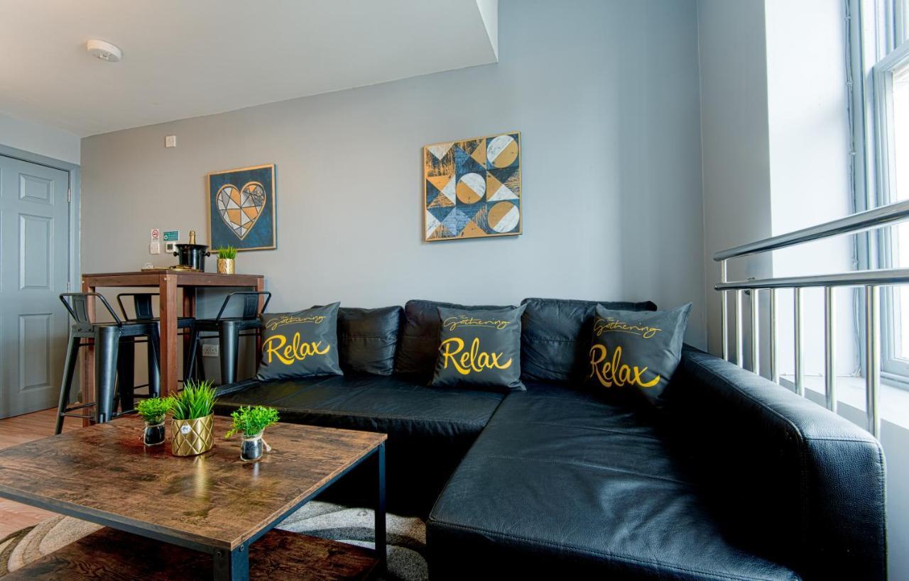 The Eistedfod Penthouse - Berwyn House Daire Wrexham Dış mekan fotoğraf