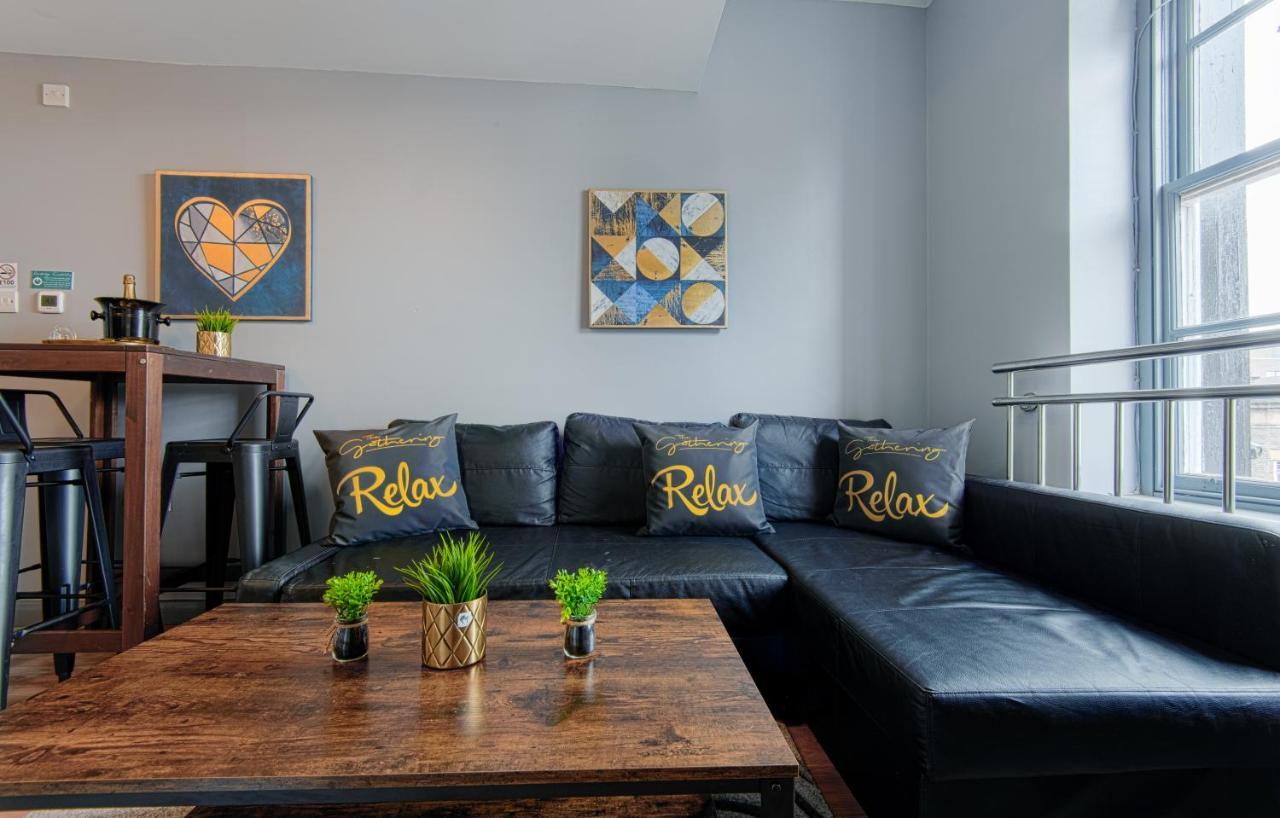 The Eistedfod Penthouse - Berwyn House Daire Wrexham Dış mekan fotoğraf