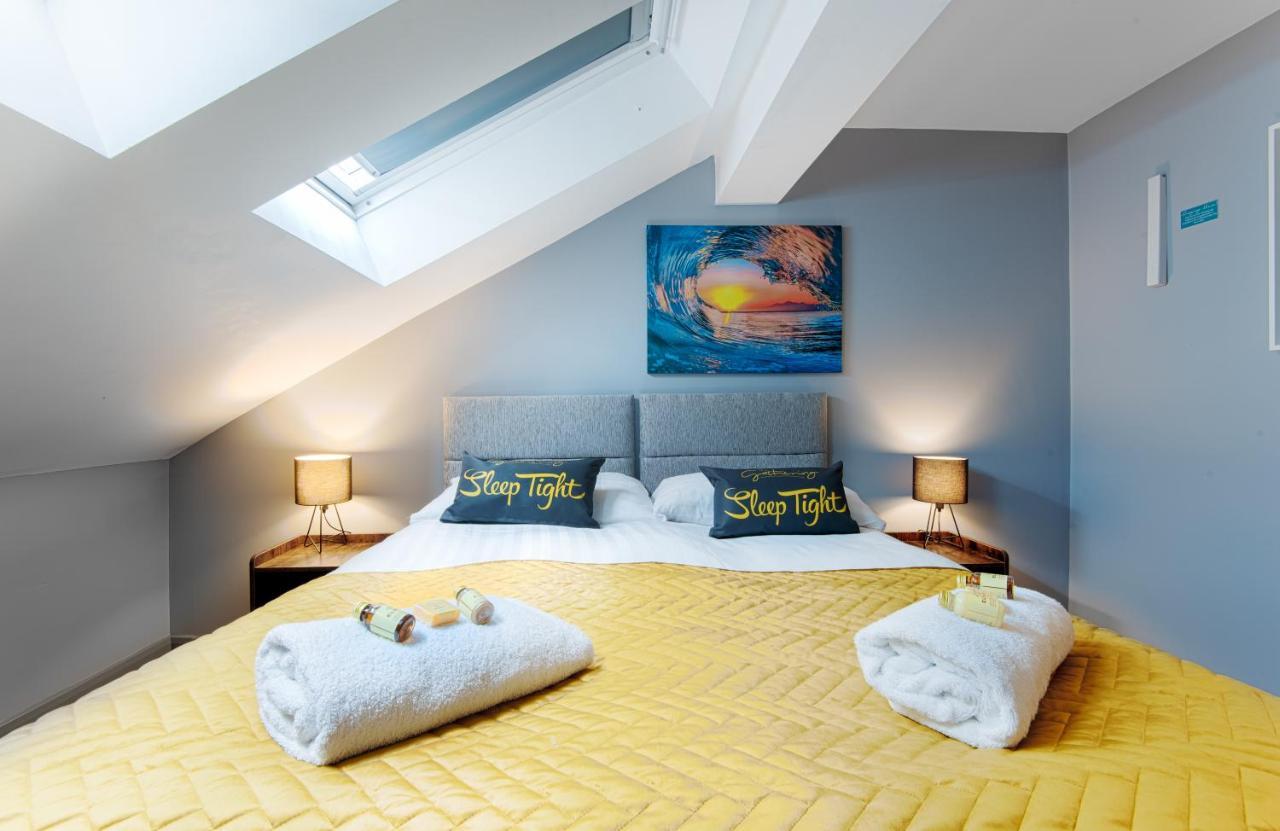 The Eistedfod Penthouse - Berwyn House Daire Wrexham Dış mekan fotoğraf