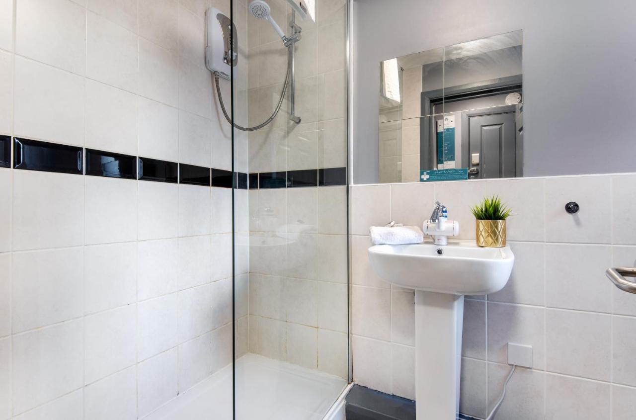 The Eistedfod Penthouse - Berwyn House Daire Wrexham Dış mekan fotoğraf